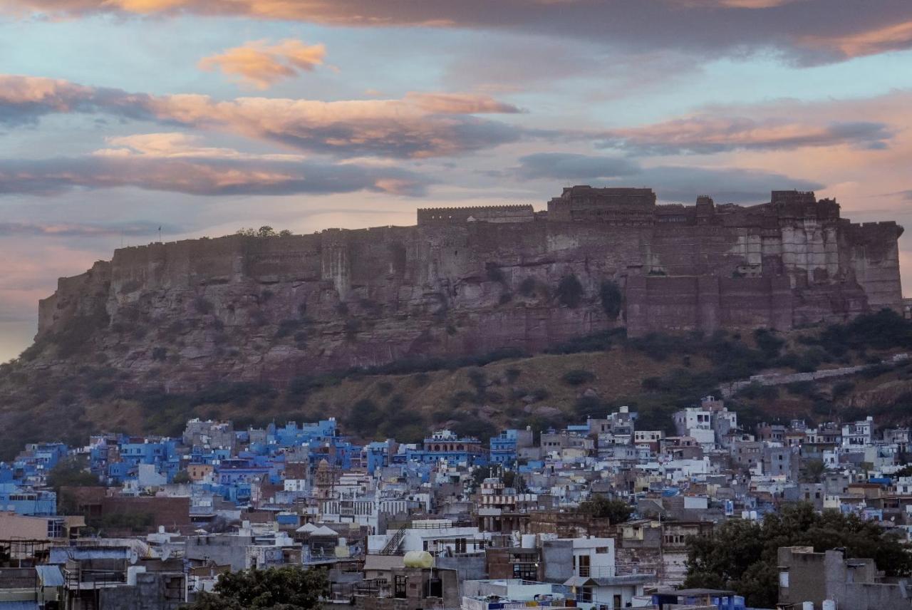Hinduja Haveli Gulab Sagar Hotel จ๊อดปูร์ ภายนอก รูปภาพ