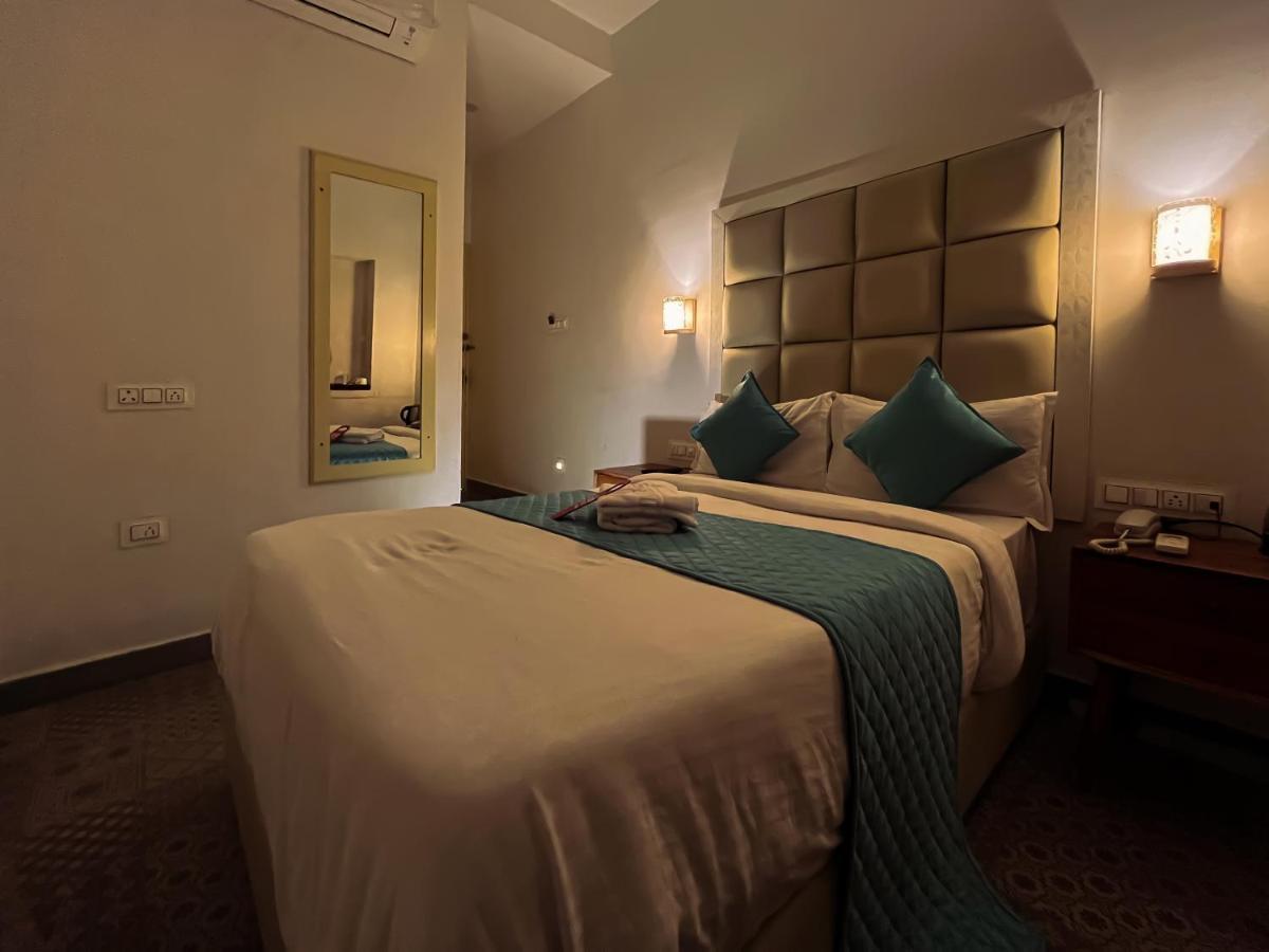 Hinduja Haveli Gulab Sagar Hotel จ๊อดปูร์ ภายนอก รูปภาพ